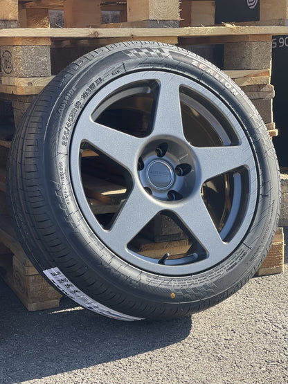 18" Volkswagen T5 T6 Transporter Calibre Five Alloy Wheels and Tyres