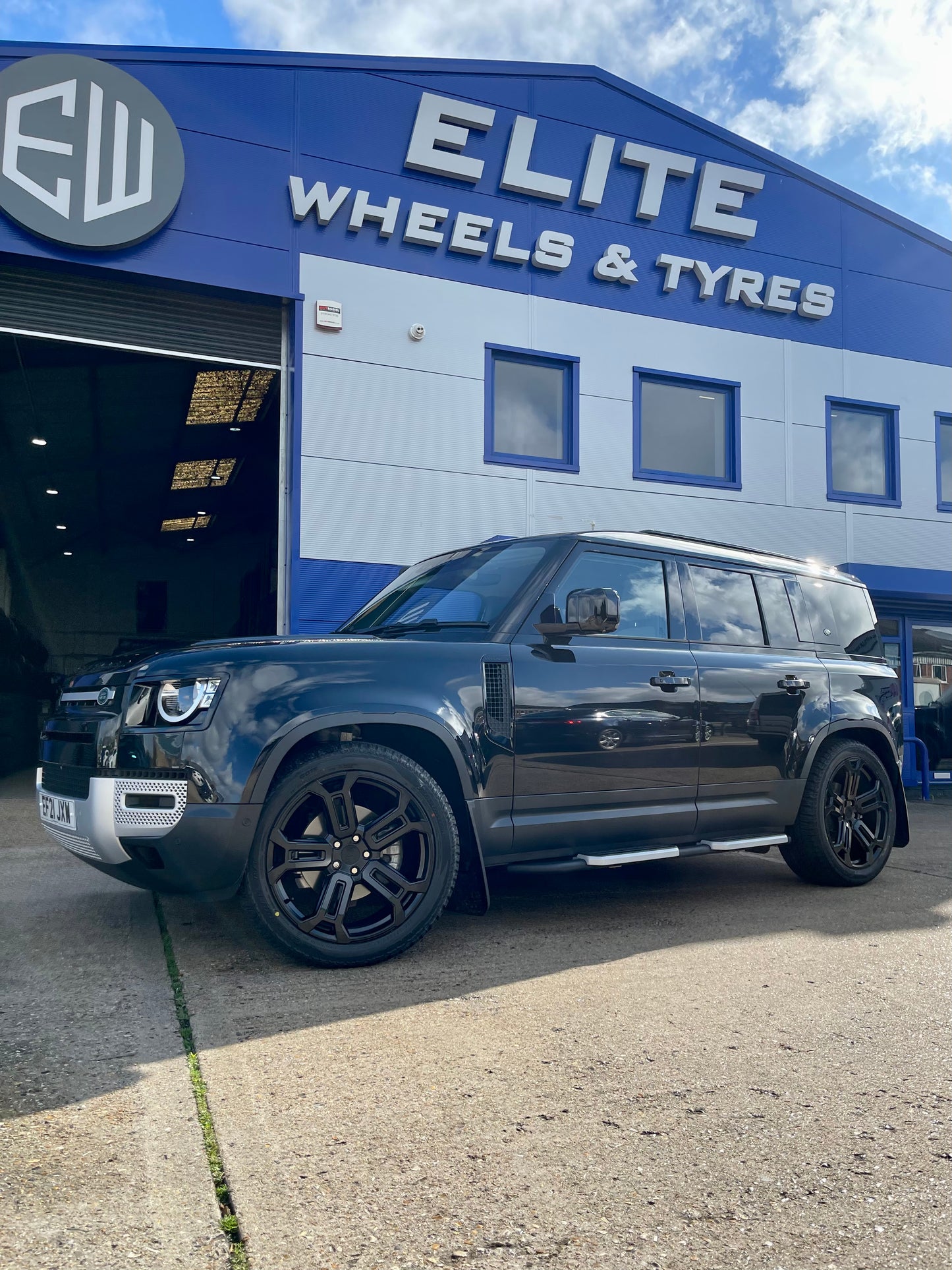 22" Land Rover Defender AXE EX36 Alloy Wheels