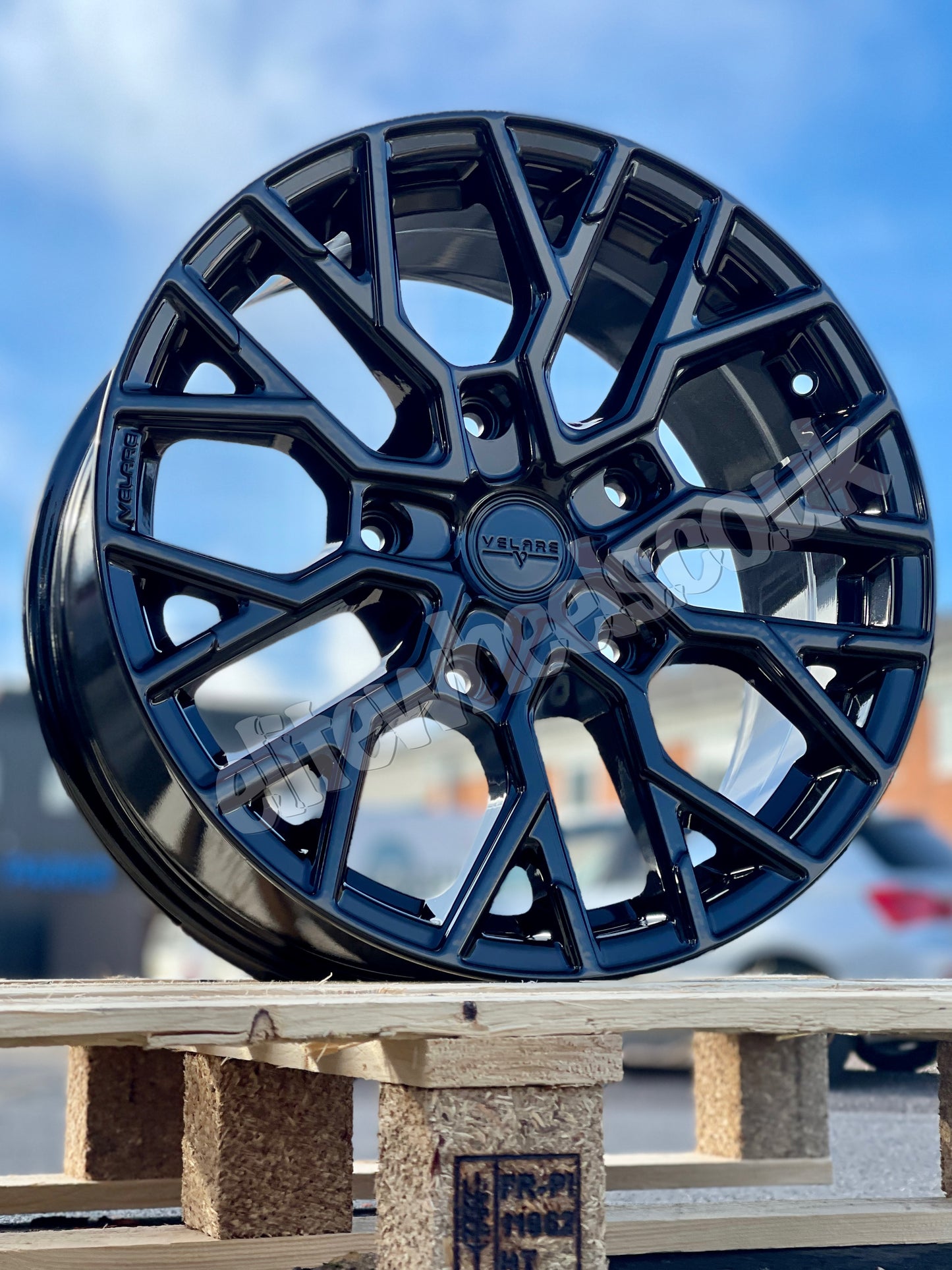 18" Ford Transit Custom Velare VLR-T Gloss Black