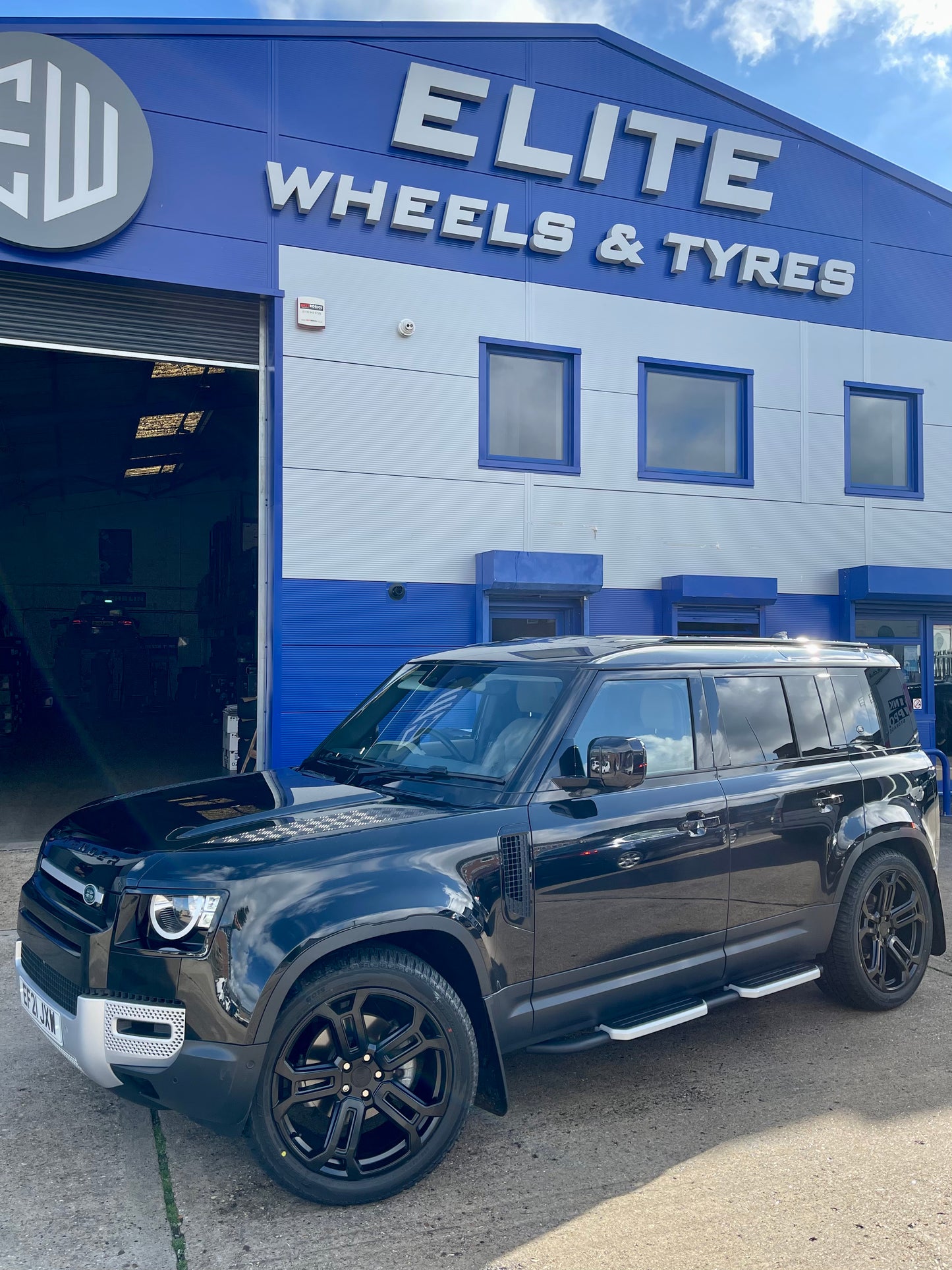 22" Land Rover Defender AXE EX36 Alloy Wheels