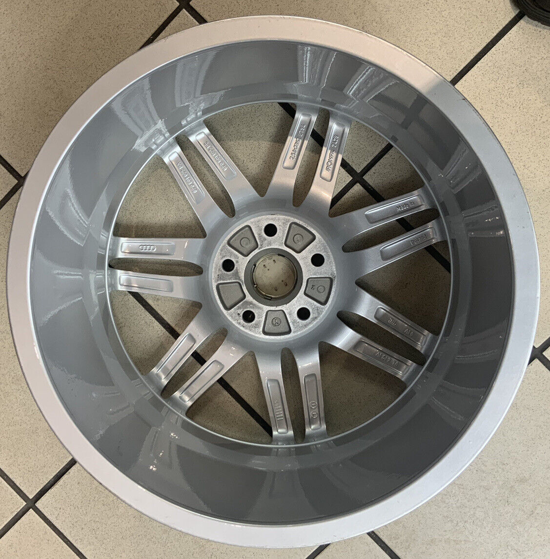 GENUINE AUDI A3 18" ALLOY WHEEL